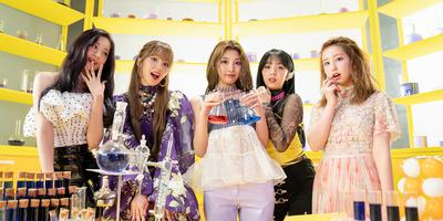 wooah ウア ナナ ナヨン サイン入り生写真 E4FzbPsVIAoMa9u.jpg