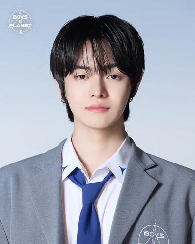 LEE LEO