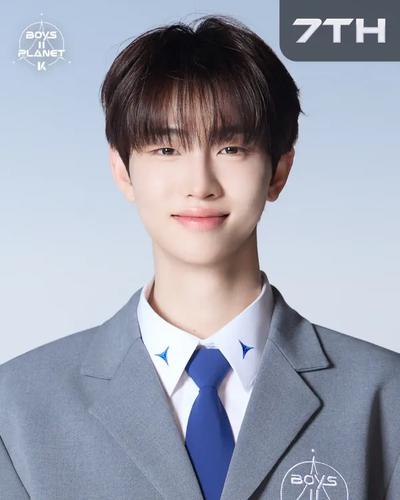 LEE HYEOP