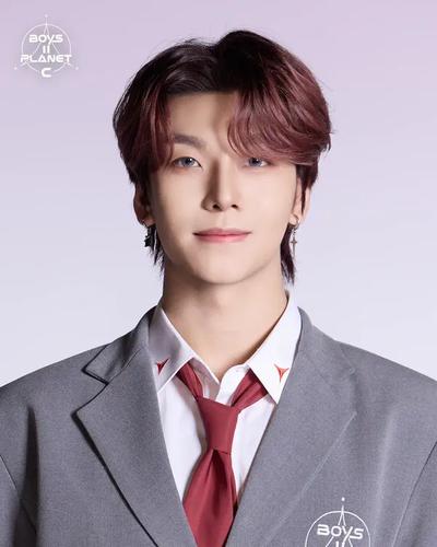HE XIN LONG